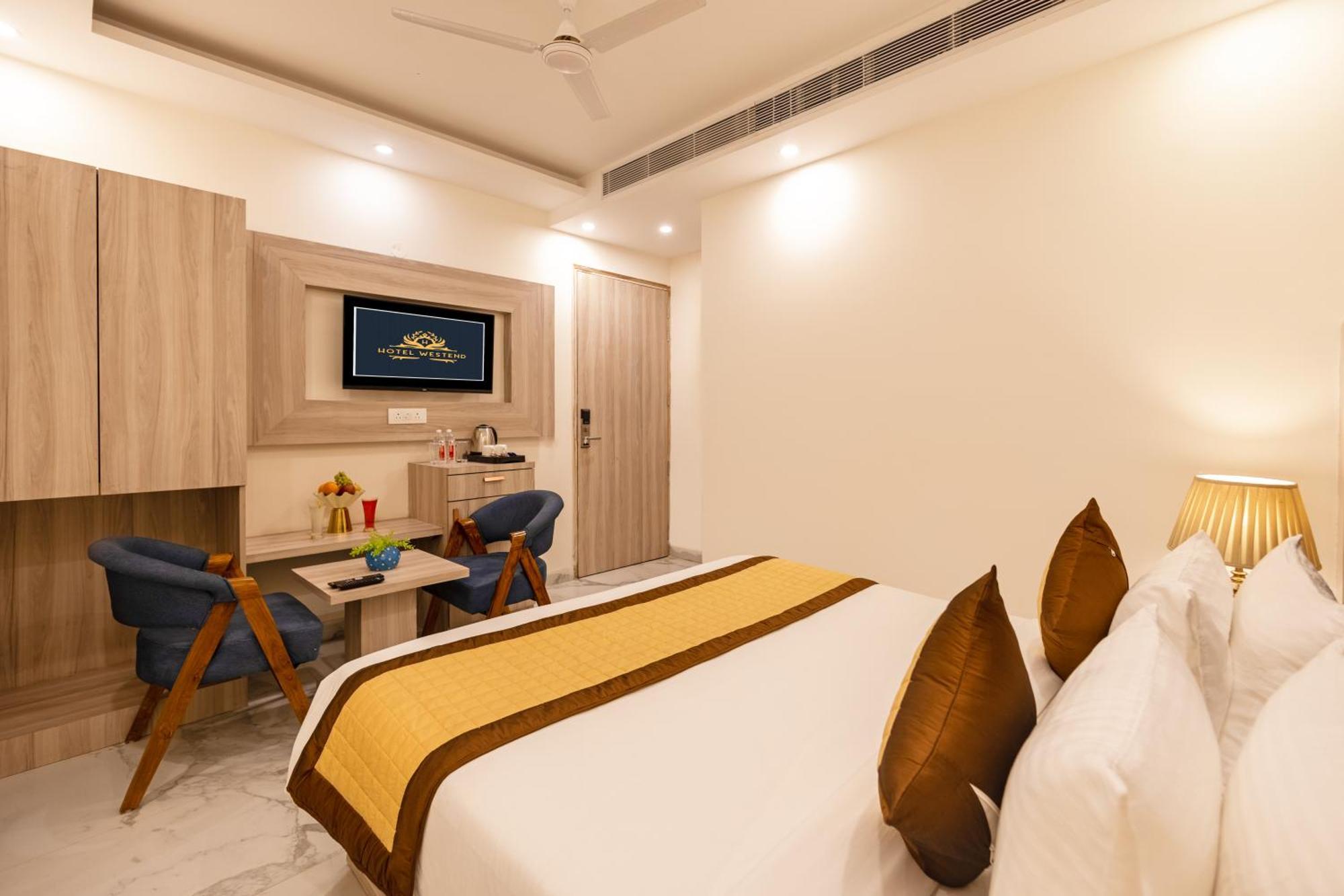 Ginger Palace Delhi Airport 4*